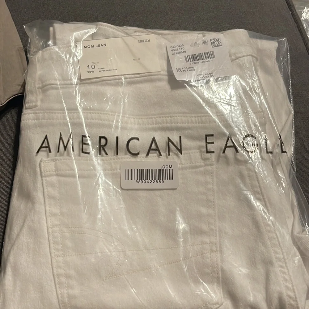 American Eagle Outfitters White Stretch Mom Jeans - Picture 6 of 6